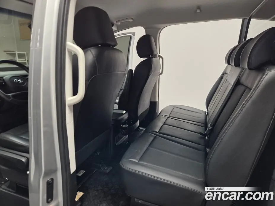 Hyundai Staria 2022 2.2 автомат (гидро), фото 15