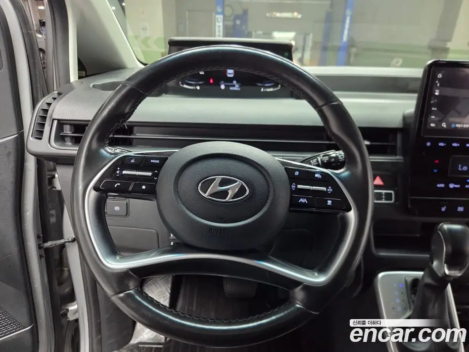Hyundai Staria 2022 2.2 автомат (гидро), фото 8