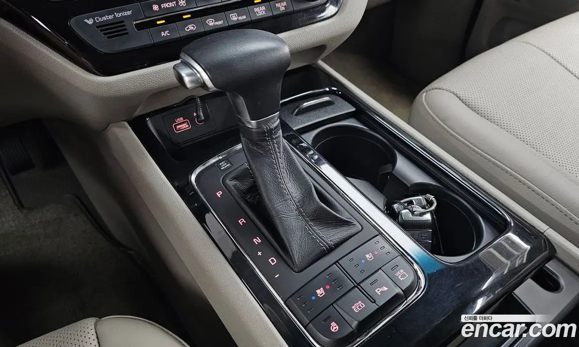 Kia Carnival 2016 3.3 автомат (гидро), фото 12 Kia Carnival 2016 3.3 автомат (гидро), фото 12