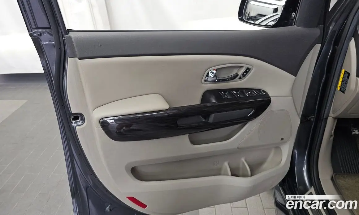 Kia Carnival 2016 3.3 автомат (гидро), фото 14 Kia Carnival 2016 3.3 автомат (гидро), фото 14