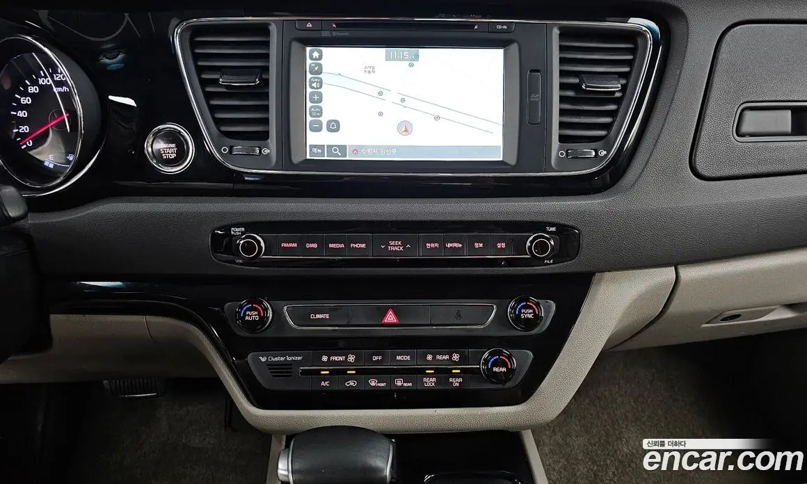 Kia Carnival 2016 3.3 автомат (гидро), фото 20 Kia Carnival 2016 3.3 автомат (гидро), фото 20