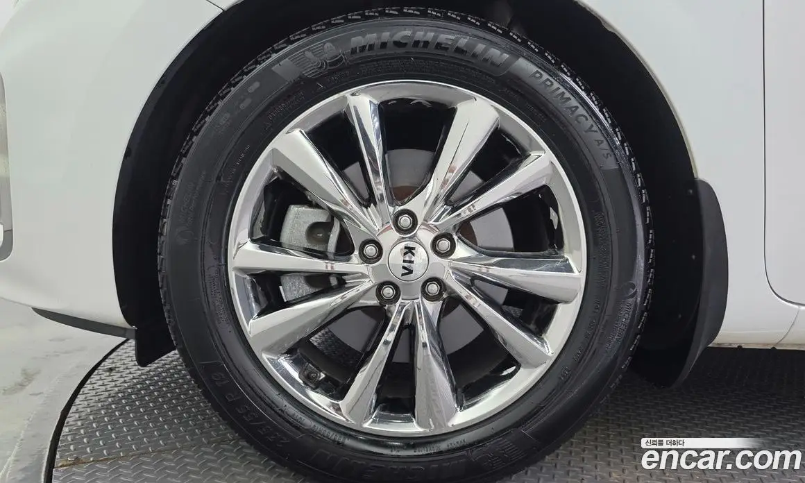 Kia Carnival 2018 2.2 автомат (гидро), фото 5 Kia Carnival 2018 2.2 автомат (гидро), фото 5