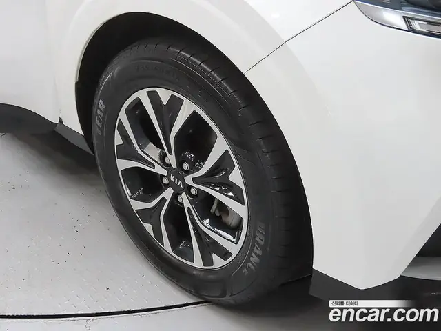 Kia Carnival 2021 2.2 автомат (гидро), миниатюра 5