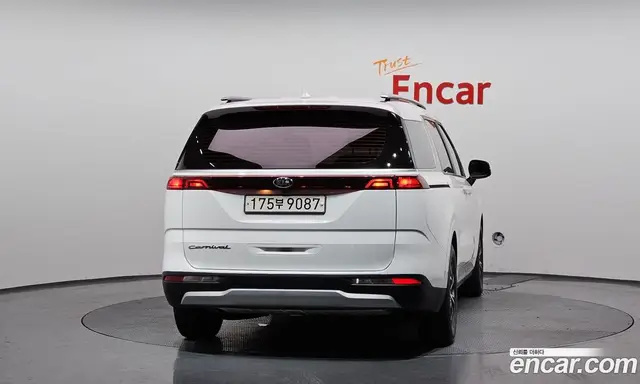 Kia Carnival 2021 2.2 автомат (гидро), миниатюра 4