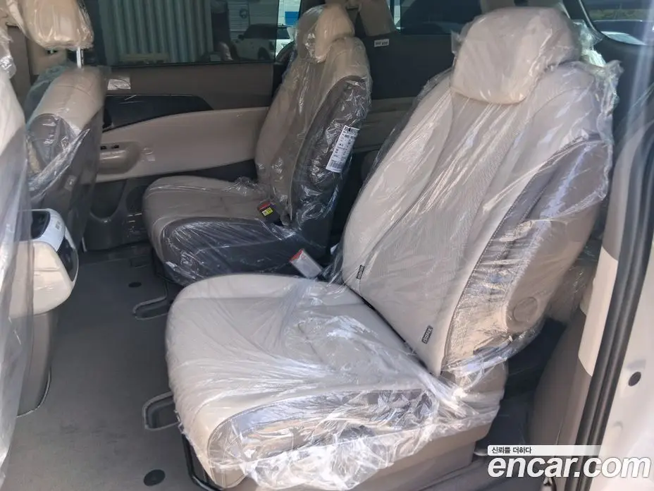 Kia Carnival 2026 1.6 автомат (гидро), фото 15