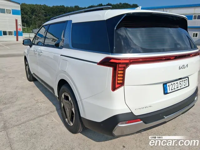 Kia Carnival 2026 1.6 автомат (гидро), миниатюра 3
