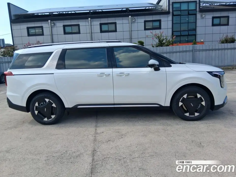 Kia Carnival 2026 1.6 автомат (гидро), фото 5