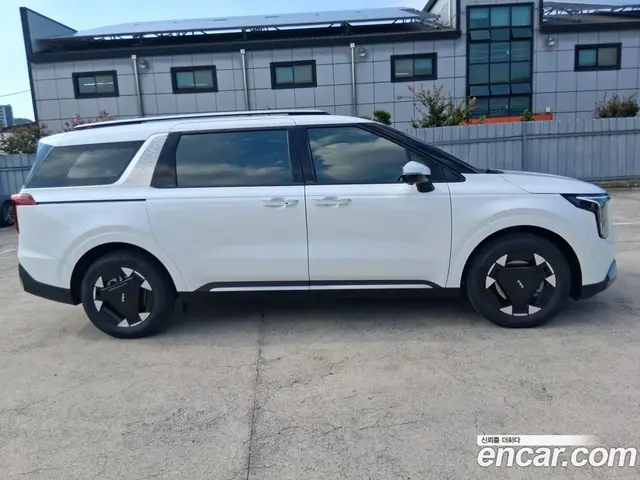 Kia Carnival 2026 1.6 автомат (гидро), миниатюра 5