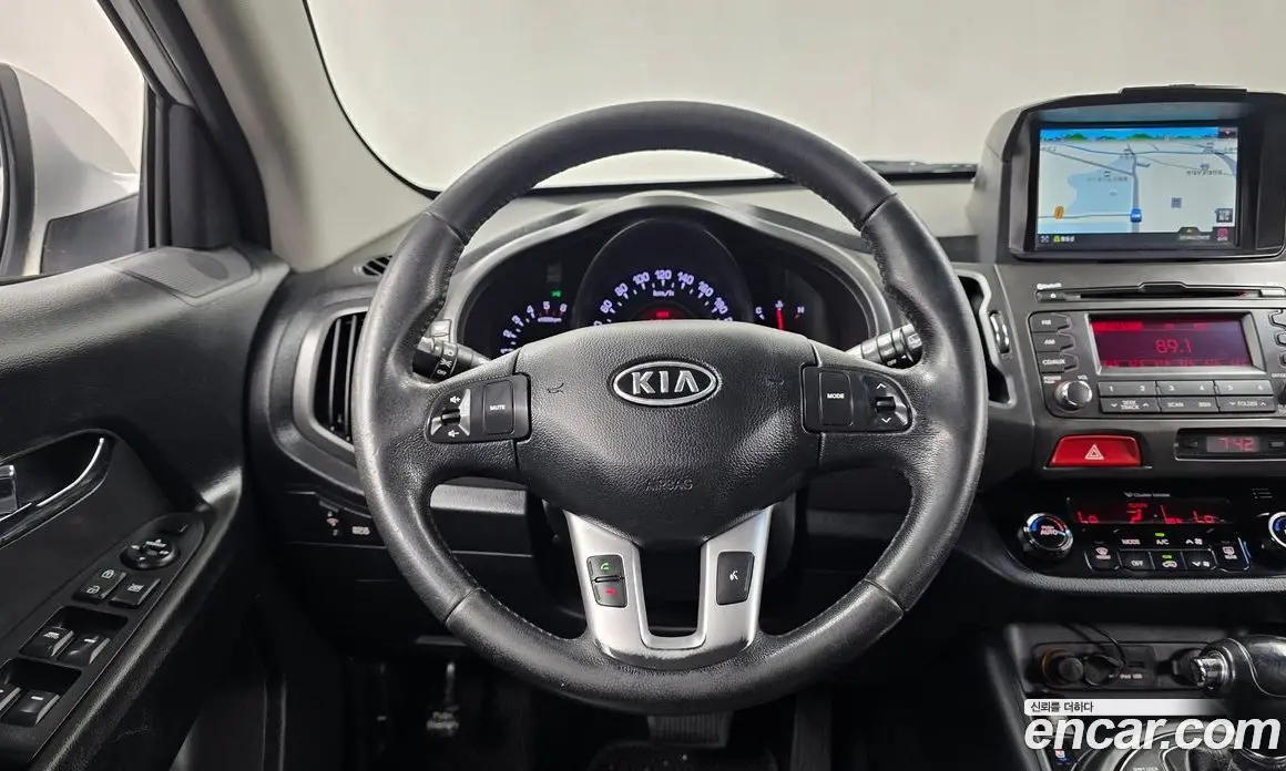 Kia Sportage 2010 2.0 автомат (гидро), фото 12