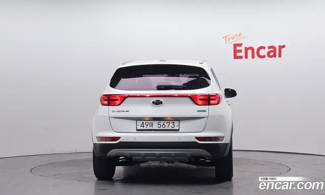 Kia Sportage 2018 2.0 автомат (гидро), миниатюра 4