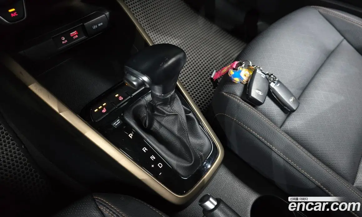 Kia Stonic 2017 1.6 автомат (гидро), фото 12