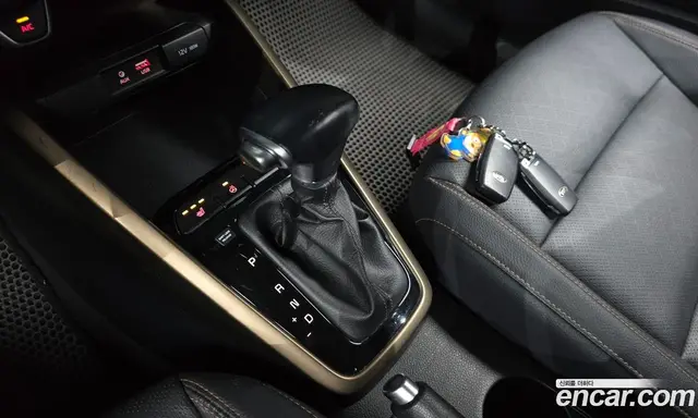 Kia Stonic 2017 1.6 автомат (гидро), миниатюра 12