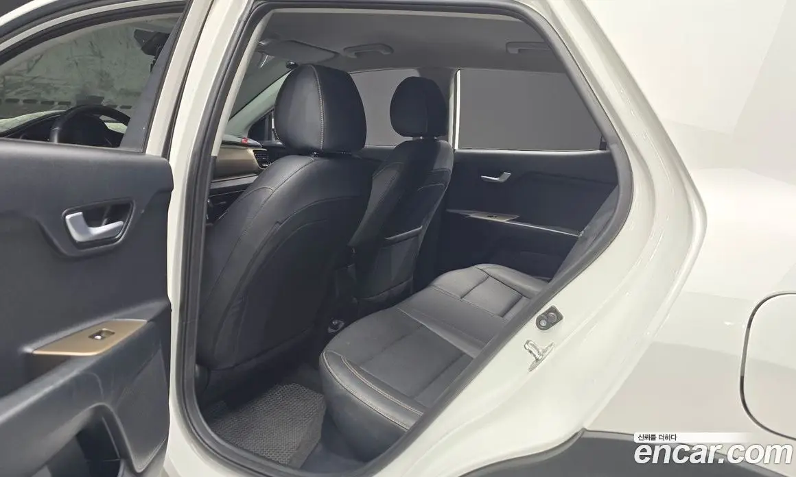 Kia Stonic 2017 1.6 автомат (гидро), фото 17