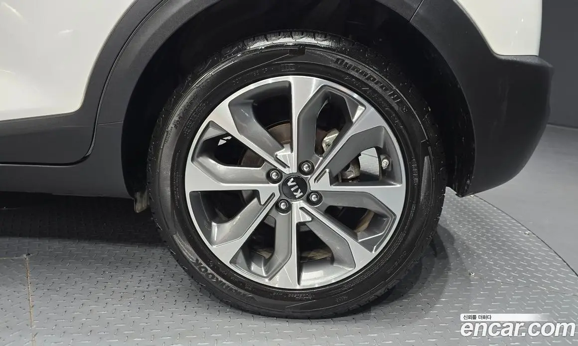 Kia Stonic 2017 1.6 автомат (гидро), фото 5