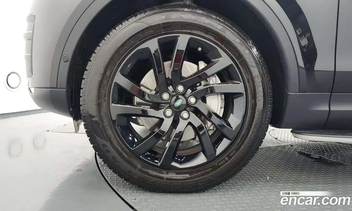 Land Rover Discovery 2019 3.0 автомат (гидро), фото 5