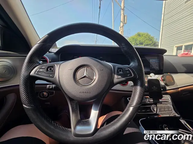 Mercedes-Benz E-Class 2017 3.0 автомат (гидро), миниатюра 11