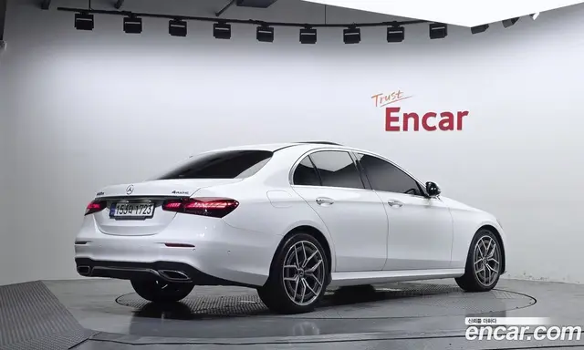 Mercedes-Benz E-Class 2021 1.9 автомат (гидро), миниатюра 2