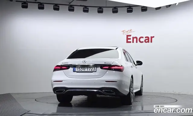 Mercedes-Benz E-Class 2021 1.9 автомат (гидро), миниатюра 4