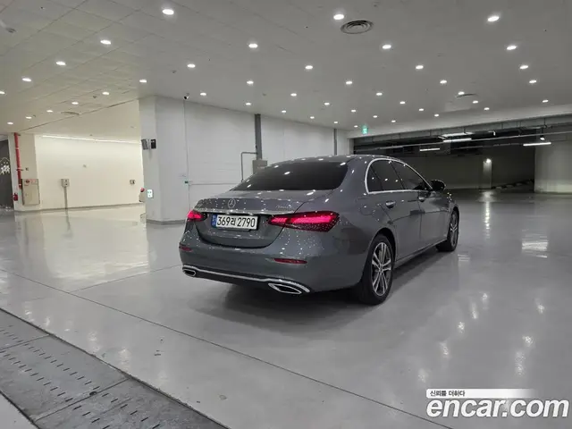 Mercedes-Benz E-Class 2021 2.0 автомат (гидро), миниатюра 2