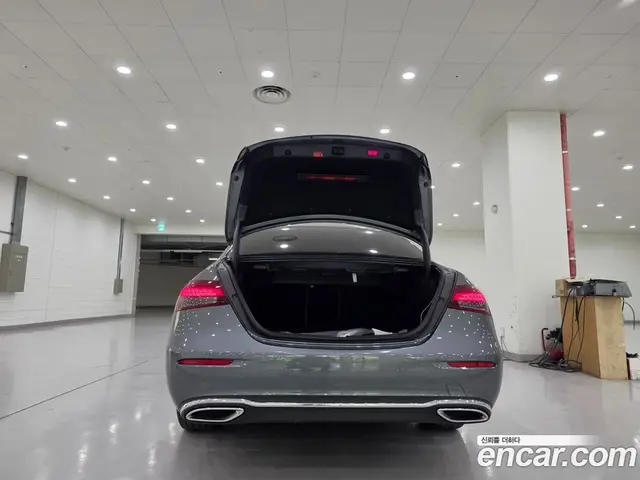 Mercedes-Benz E-Class 2021 2.0 автомат (гидро), миниатюра 11