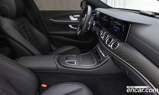 Mercedes-Benz E-Class 2022 1.9 автомат (гидро), миниатюра 11