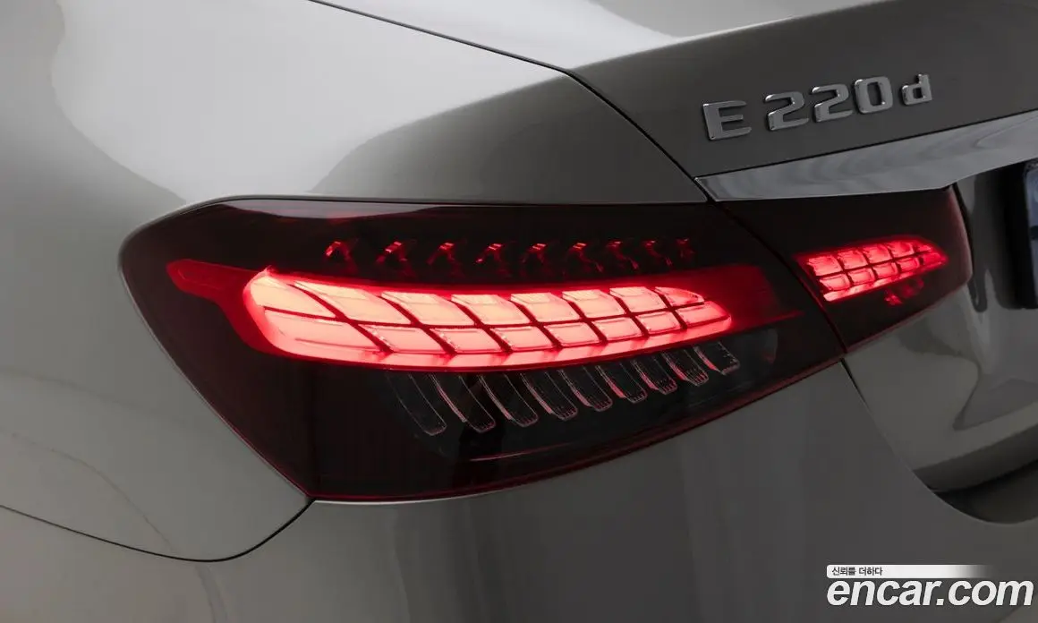 Mercedes-Benz E-Class 2022 1.9 автомат (гидро), фото 20