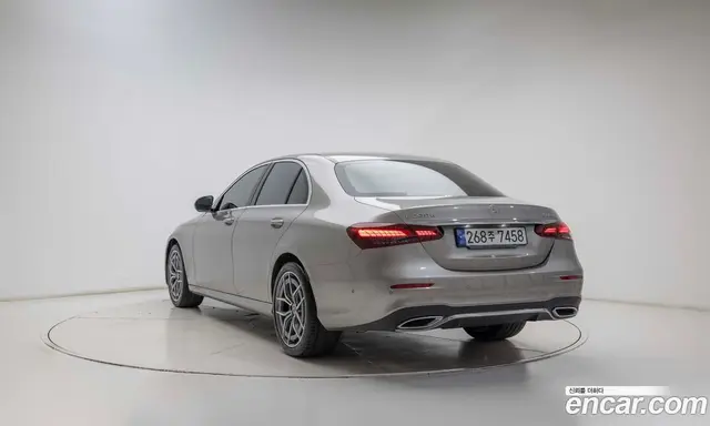 Mercedes-Benz E-Class 2022 1.9 автомат (гидро), миниатюра 3