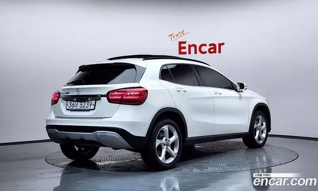 Mercedes-Benz GLA-Class 2017 2.0 автомат (гидро), миниатюра 2