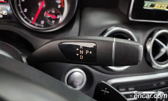 Mercedes-Benz GLA-Class 2017 2.0 автомат (гидро), миниатюра 12