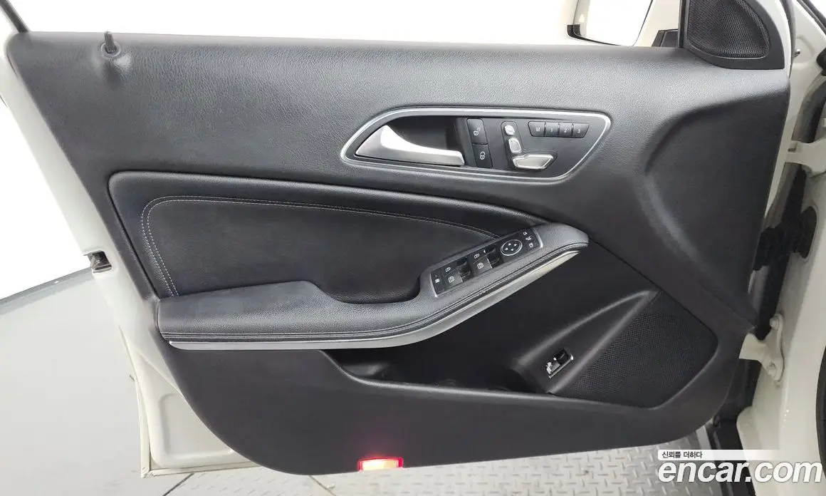 Mercedes-Benz GLA-Class 2017 2.0 автомат (гидро), фото 14