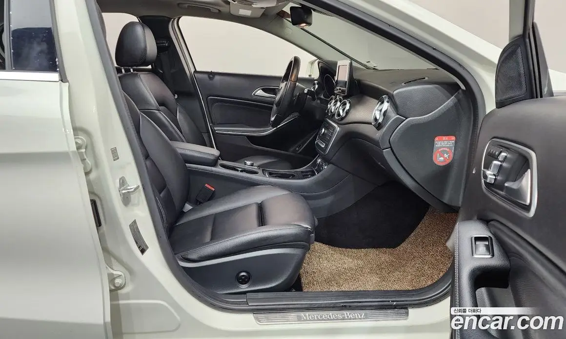 Mercedes-Benz GLA-Class 2017 2.0 автомат (гидро), фото 16