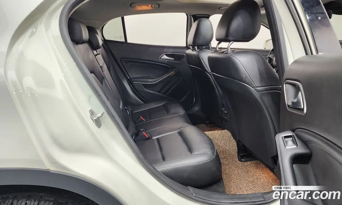Mercedes-Benz GLA-Class 2017 2.0 автомат (гидро), фото 17
