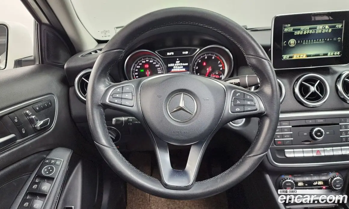 Mercedes-Benz GLA-Class 2017 2.0 автомат (гидро), фото 18