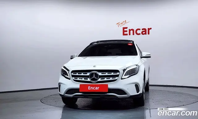 Mercedes-Benz GLA-Class 2017 2.0 автомат (гидро), миниатюра 3