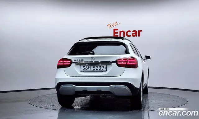 Mercedes-Benz GLA-Class 2017 2.0 автомат (гидро), миниатюра 4