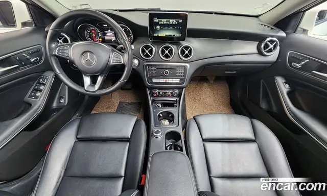 Mercedes-Benz GLA-Class 2017 2.0 автомат (гидро), миниатюра 10