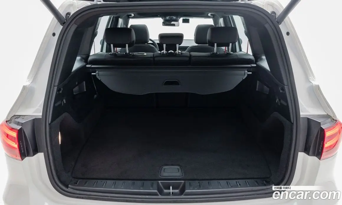 Mercedes-Benz GLB-Class 2025 2.0 автомат (гидро), фото 11