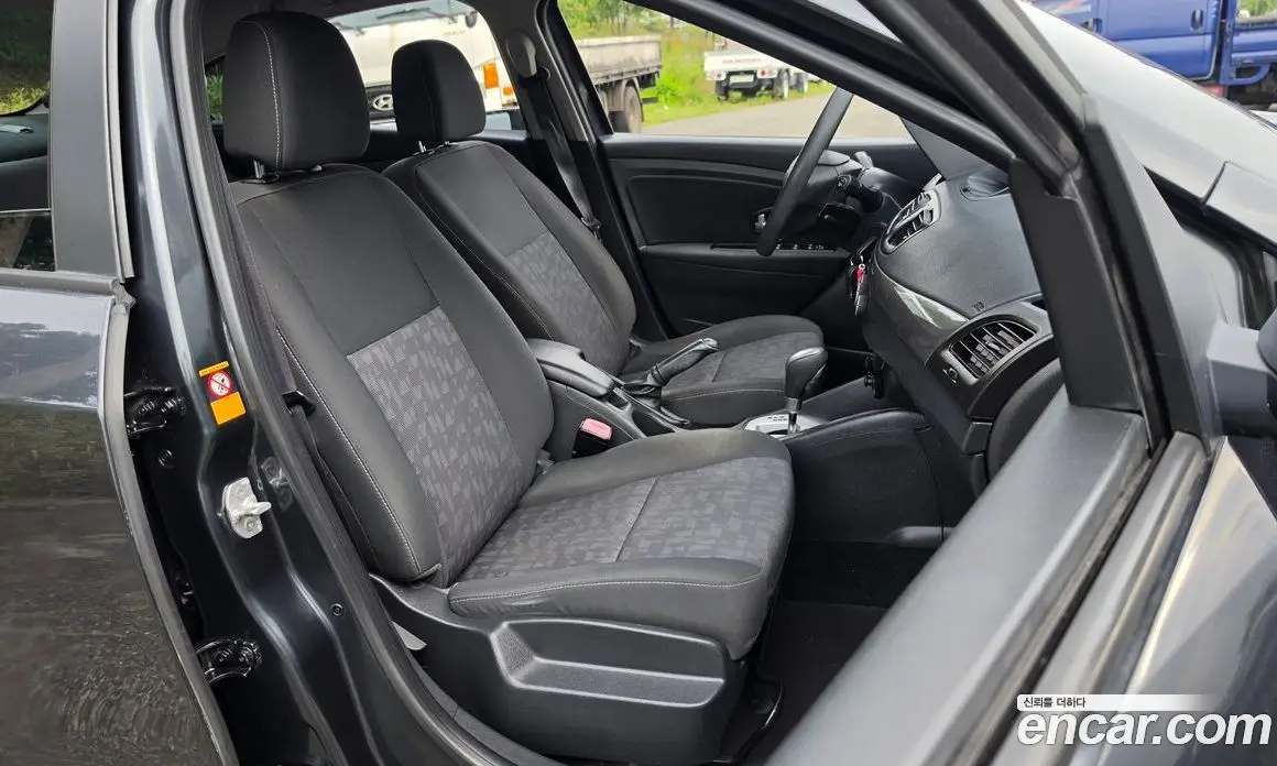 Renault (Samsung) SM3 2013 1.6 автомат (гидро), фото 11 Renault (Samsung) SM3 2013 1.6 автомат (гидро), фото 11