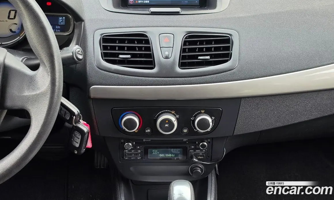 Renault (Samsung) SM3 2013 1.6 автомат (гидро), фото 16 Renault (Samsung) SM3 2013 1.6 автомат (гидро), фото 16