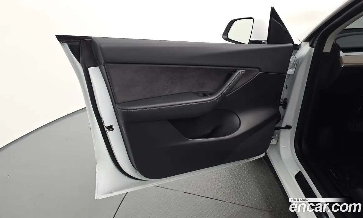 Tesla Model Y 2022 0.2 автомат (гидро), фото 14