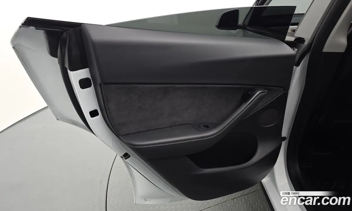 Tesla Model Y 2022 0.2 автомат (гидро), фото 15