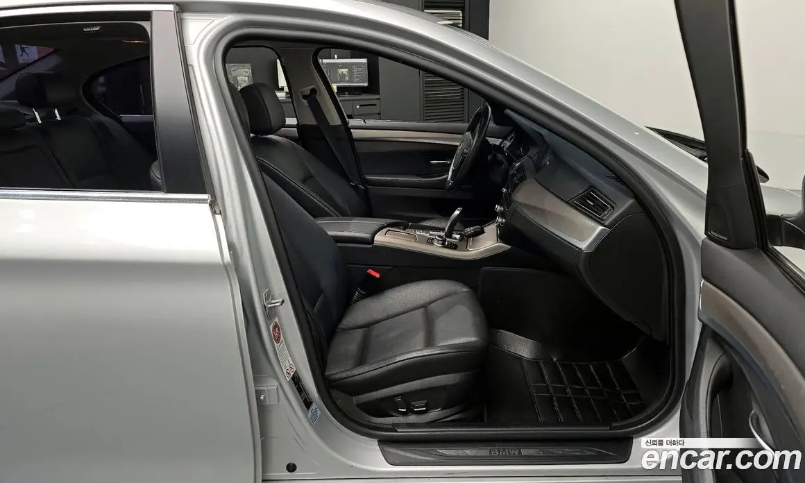 BMW 5 серия 2013 2.0 автомат (гидро), фото 16