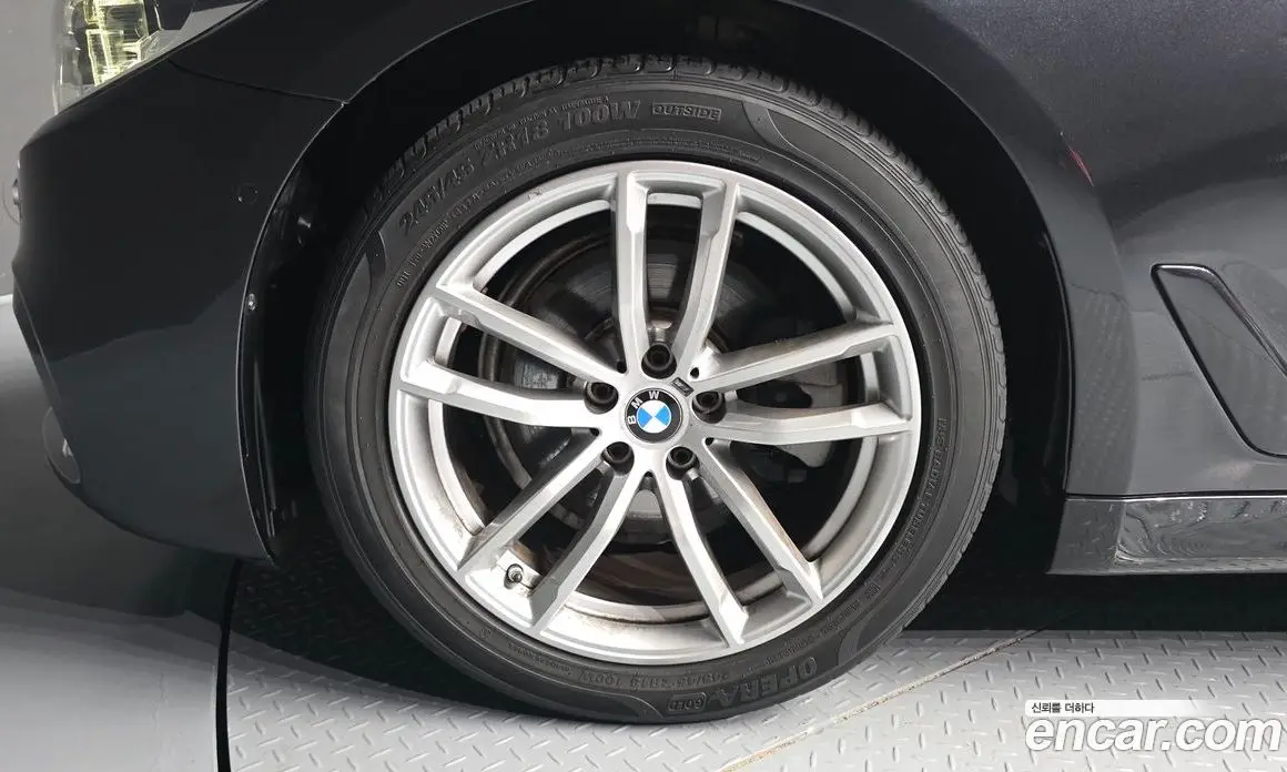 BMW 5 серия 2017 2.0 автомат (гидро), фото 5