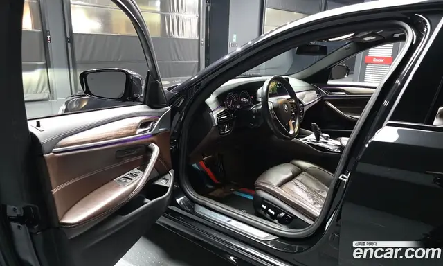 BMW 5 серия 2017 2.0 автомат (гидро), миниатюра 10