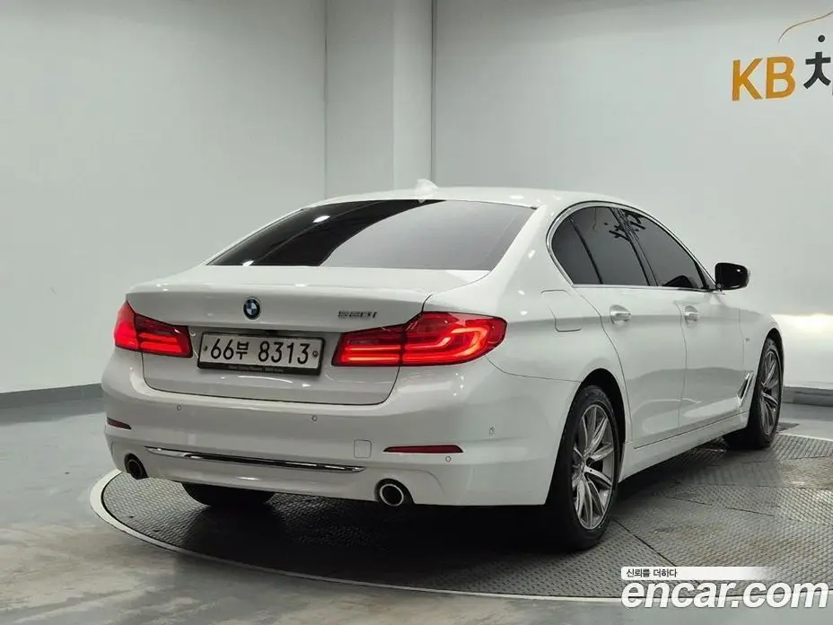 BMW 5 серия 2018 2.0 автомат (гидро), фото 3