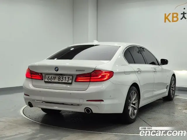 BMW 5 серия 2018 2.0 автомат (гидро), миниатюра 3