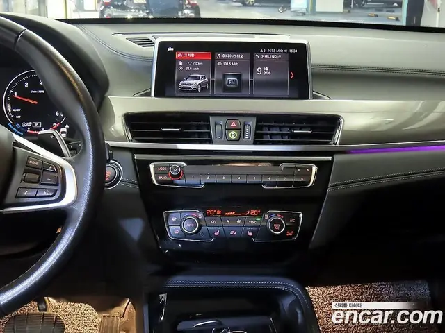 BMW X1 2021 2.0 автомат (гидро), миниатюра 11