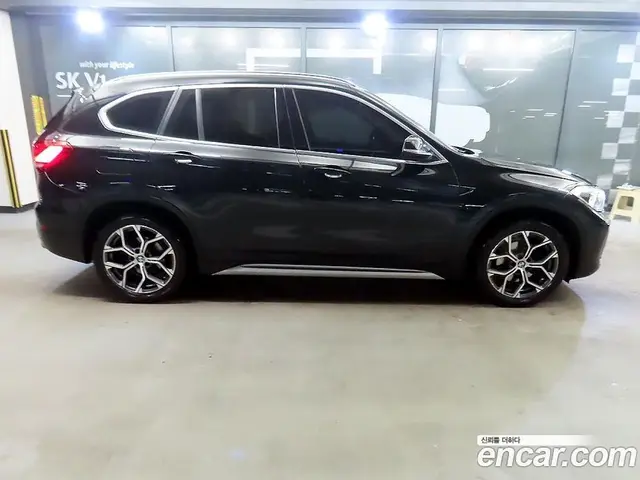 BMW X1 2021 2.0 автомат (гидро), миниатюра 3