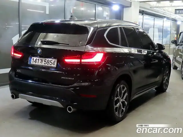 BMW X1 2021 2.0 автомат (гидро), миниатюра 4