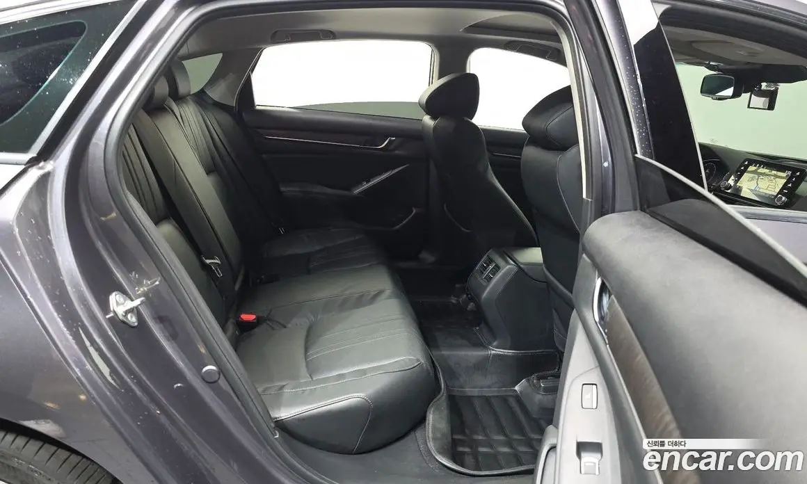 Honda Accord 2018 2.0 автомат (гидро), фото 18